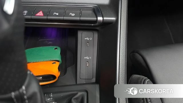 Audi Q3 (F3) 2023 Серый из Кореи, фото 6