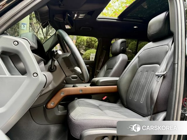 Land Rover Defender (L663) 2023 Черный из Кореи, фото 6