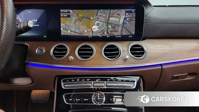 Mercedes-Benz E-Class W213 2018 Белый из Кореи, фото 6