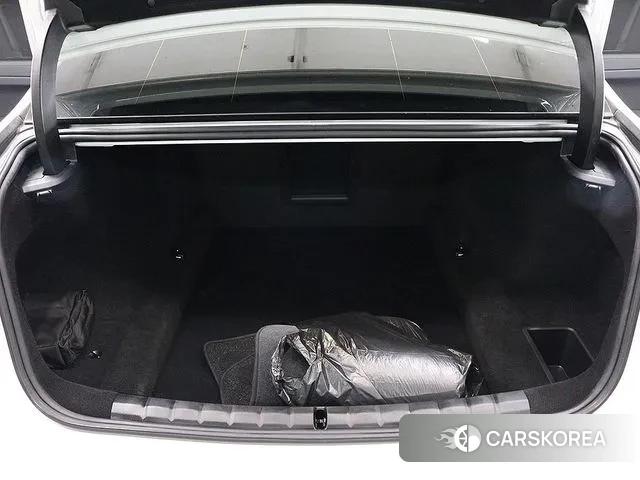 BMW 7 Series (G70) 2024 Белый из Кореи, фото 6