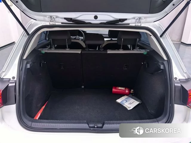 Volkswagen Golf 2023 Белый из Китая, фото 6