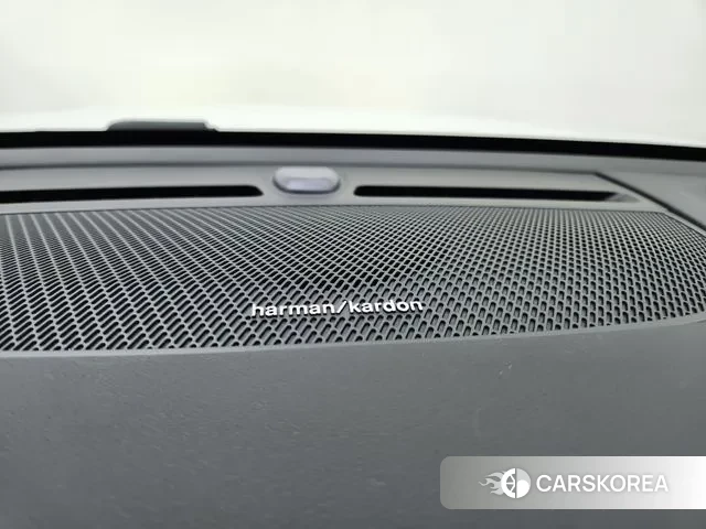 Volvo C40 Richards 2024 Белый из Кореи, фото 6