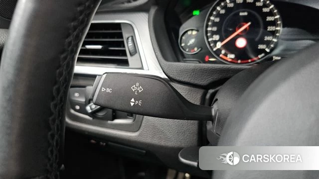BMW 3 Series (F30) 2018 Белый из Кореи, фото 6