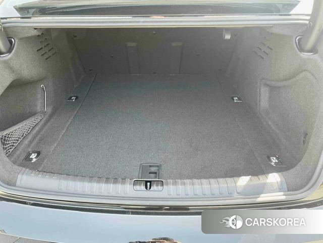 Audi A6L 2022 Черный из Китая, фото 6