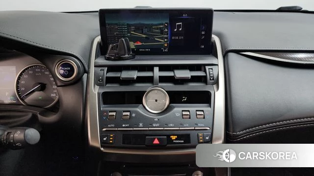 Lexus NX300h 2018 Серебряный из Кореи, фото 6