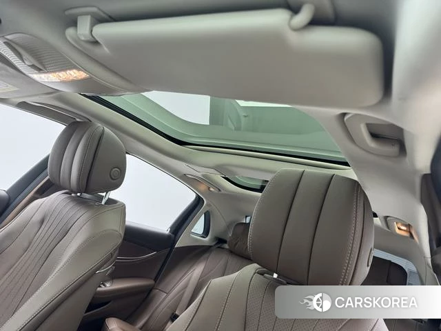 Mercedes-Benz E-class 2023 Черный из Китая, фото 6