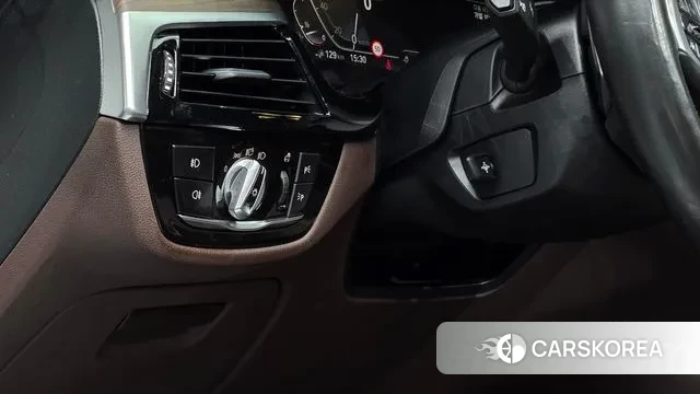 BMW 5 Series (G30) 2020 Белый из Кореи, фото 6