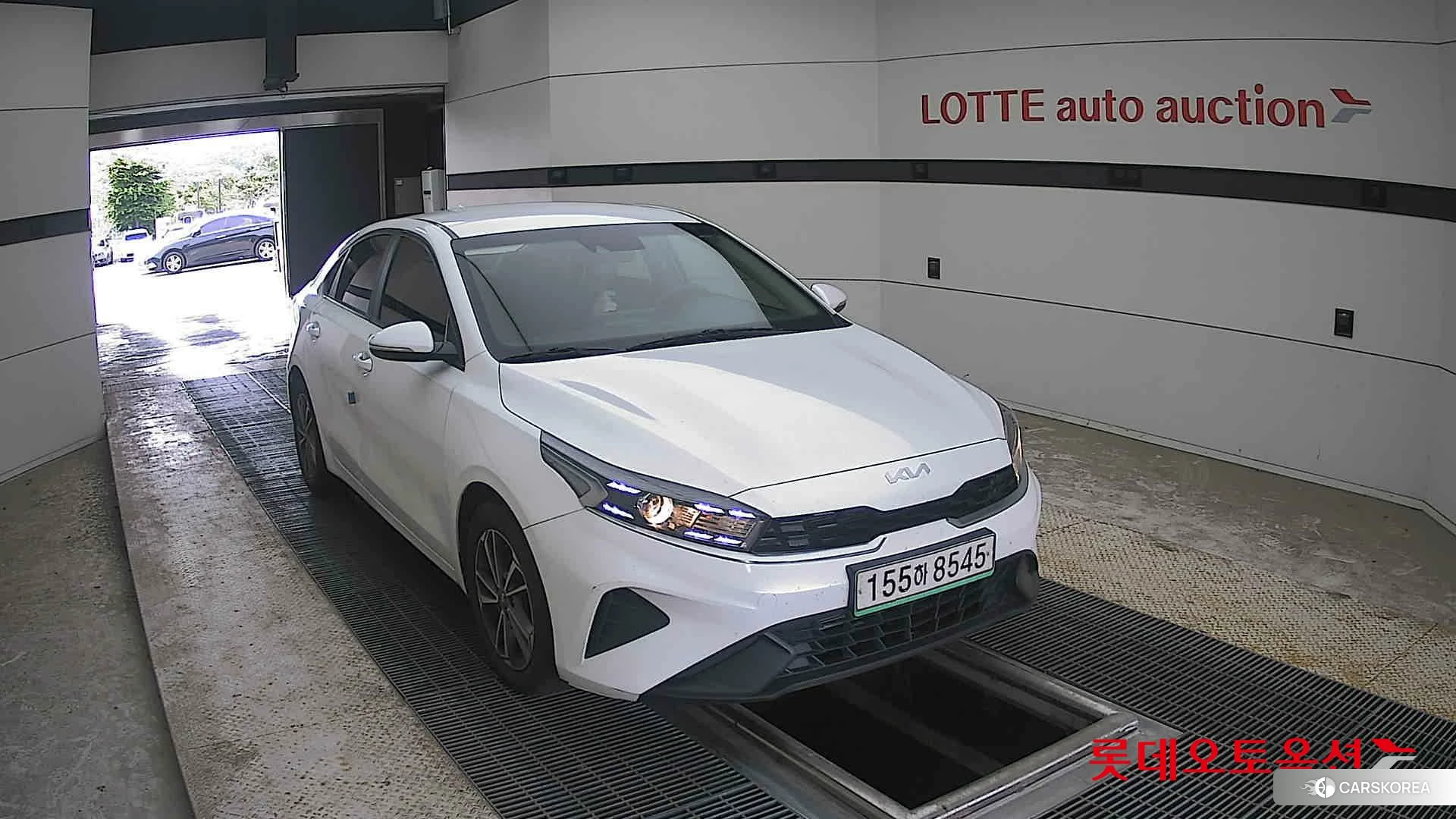 Kia K3 2022 Snow White Pearl из Кореи, фото 6