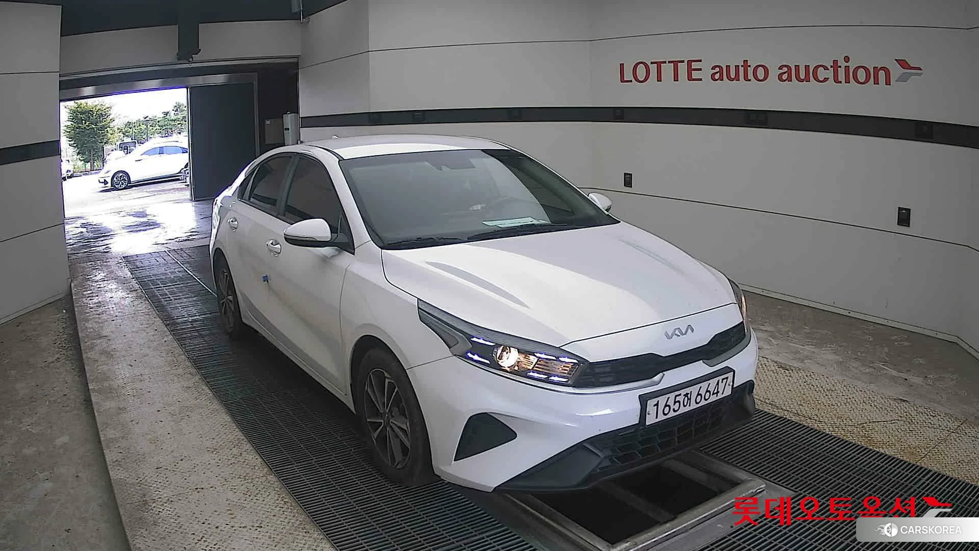 Kia K3 2022 Snow White Pearl из Кореи, фото 6