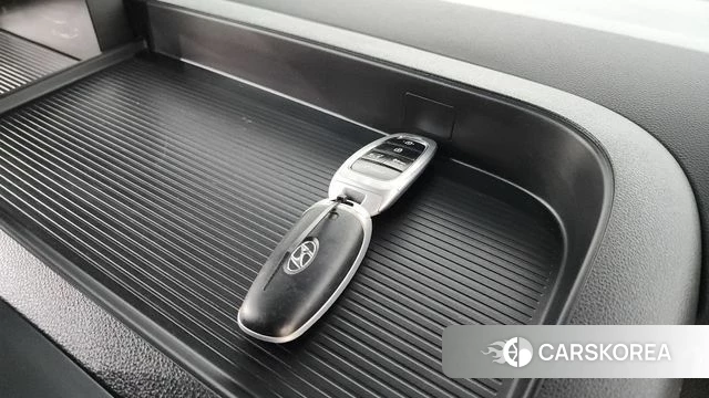 Hyundai Staria 2022 Белый из Кореи, фото 6