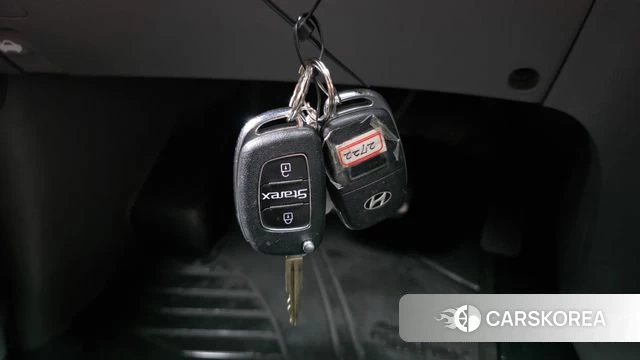 Hyundai The New Grand Starex 2018 Серебристо-серый из Кореи, фото 6
