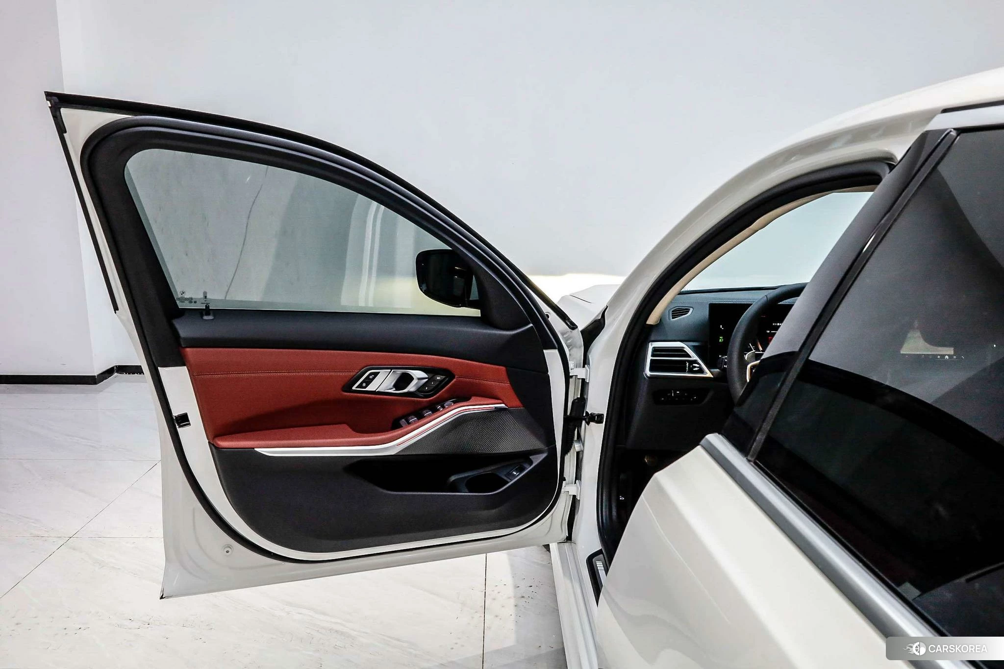 BMW 3 series 2024 Белый из Китая, фото 6
