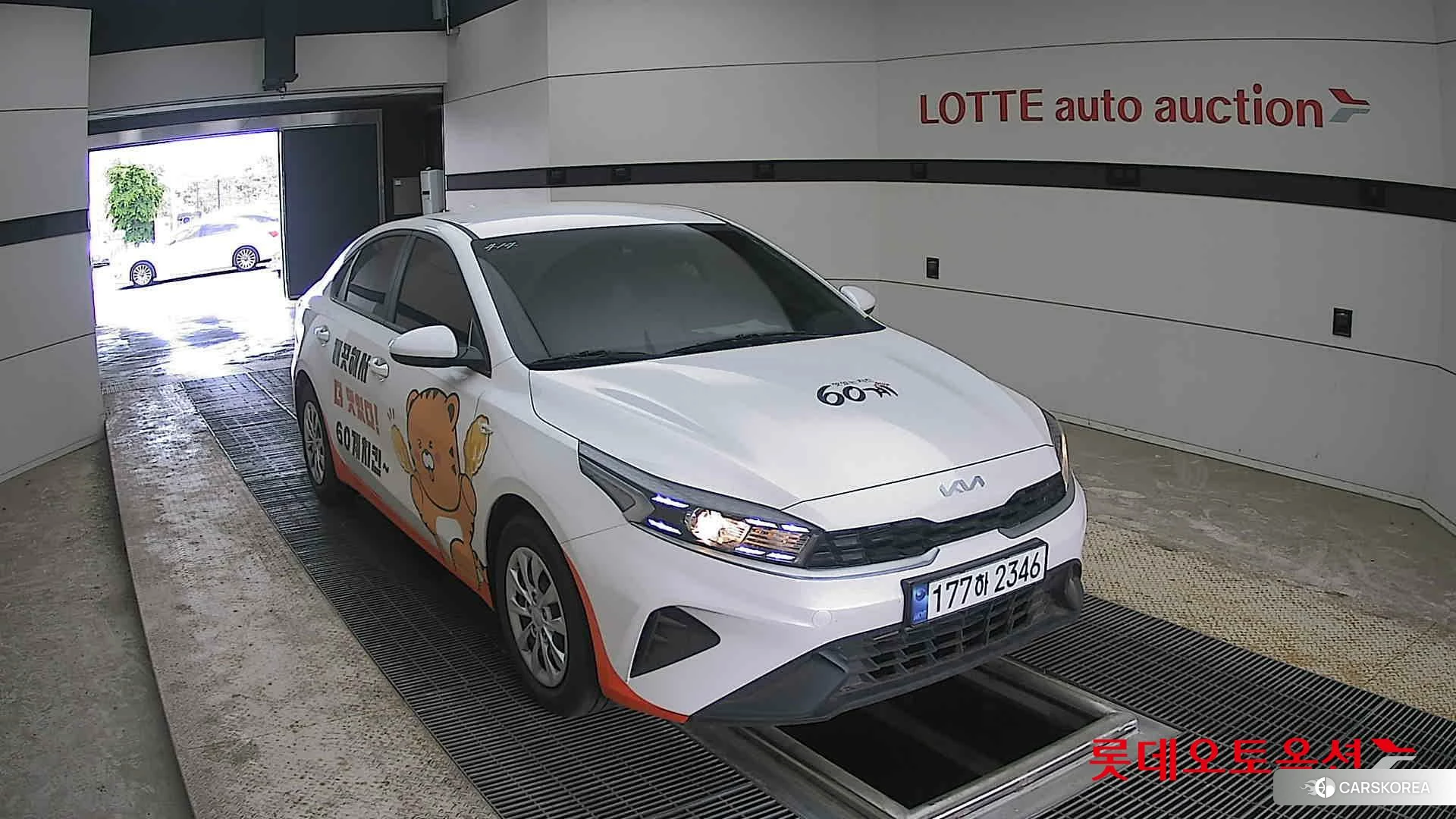 Kia K3 2024 Snow White Pearl из Кореи, фото 6
