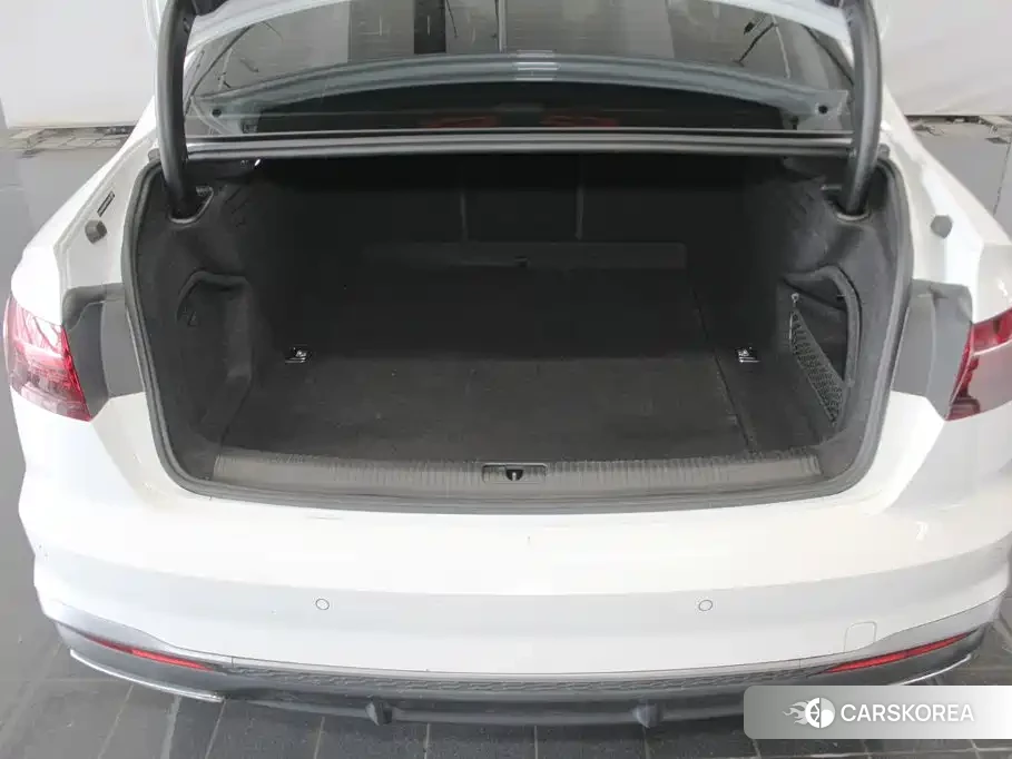 Audi A4L id 4674534 из Китая 6