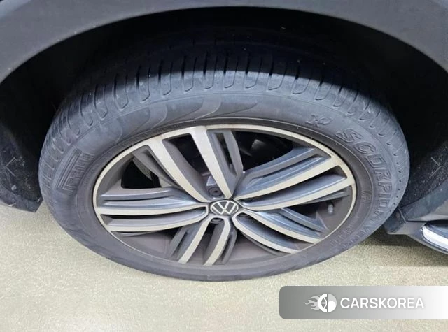 Volkswagen Tiguan second Generation 2022 Серебристо-серый из Кореи, фото 6