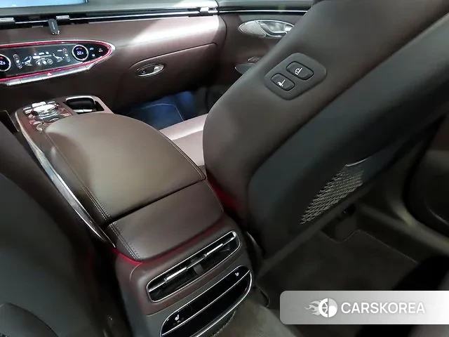 Genesis GV70 2023 Белый из Кореи, фото 6