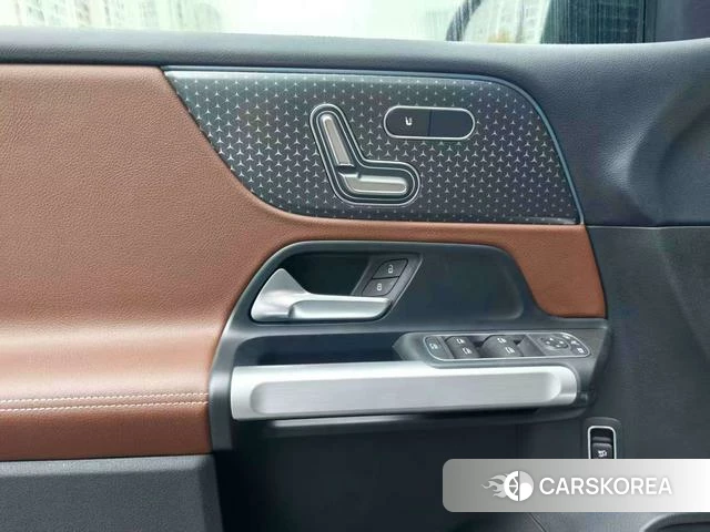 Mercedes-Benz EQB 2025 Черный из Китая, фото 6