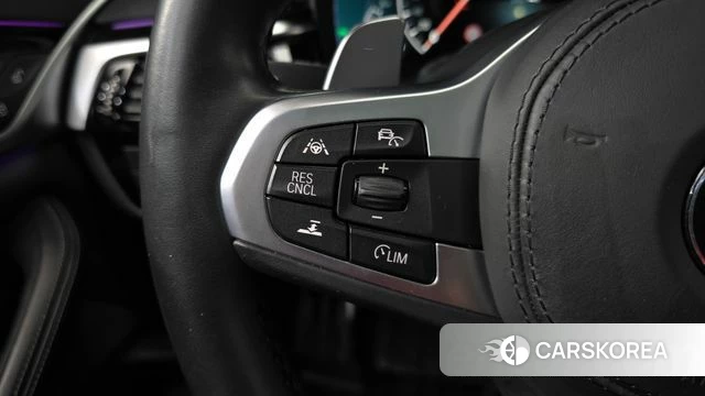 BMW 5 Series (G30) 2019 Серебристо-серый из Кореи, фото 6