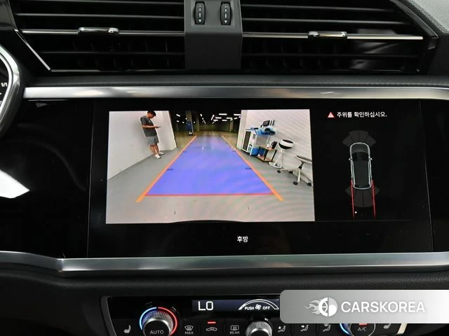 Audi Q3 (F3) 2023 Черный из Кореи, фото 6