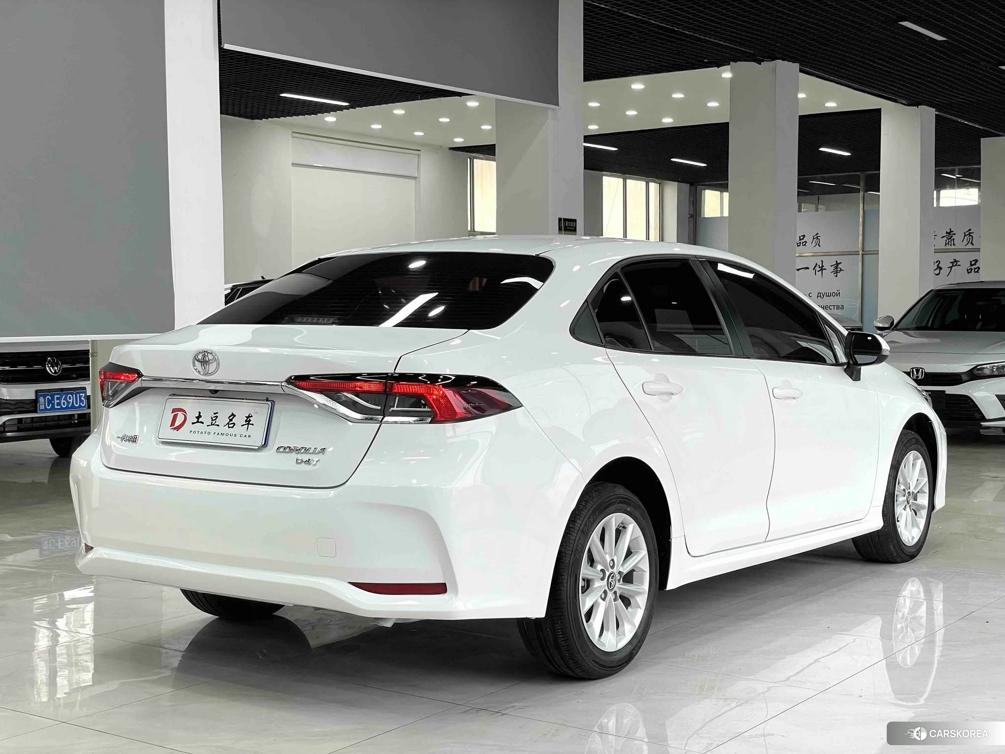 Toyota Corolla 2021 Белый из Китая, фото 6