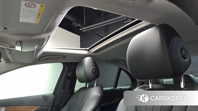 Mercedes-Benz E-Class W213 2018 Серебристо-серый из Кореи, фото 6