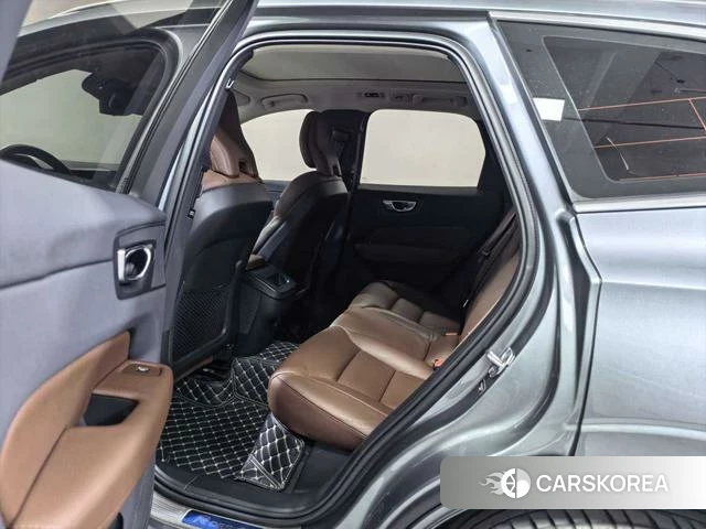 Volvo XC60 2020 Темно-серый из Китая, фото 6