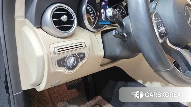 Mercedes-Benz C-Class W205 2019 Зеленый из Кореи, фото 6