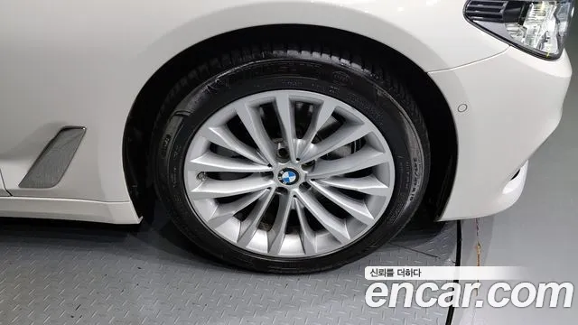 BMW 5 Series (G30) id 2699902 из Кореи 6