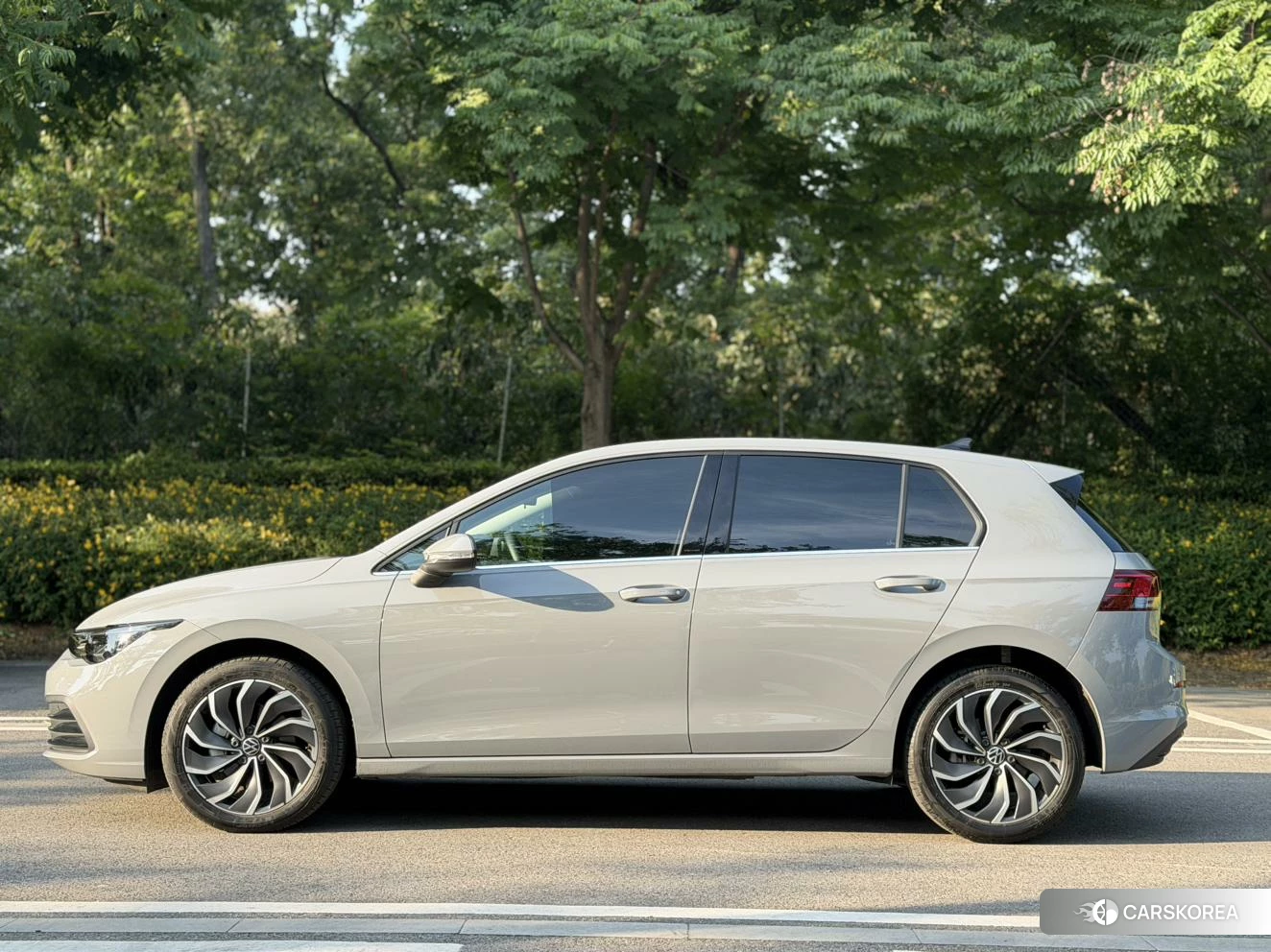 Volkswagen Golf 2023 Серебристо-серый из Китая, фото 6