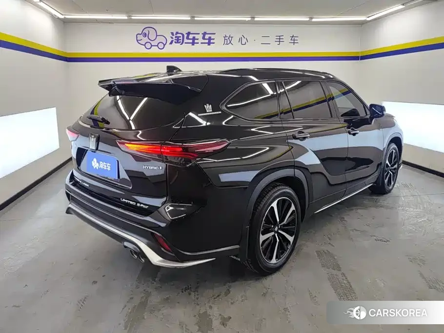 Toyota Crown 2023 Черный из Китая, фото 6