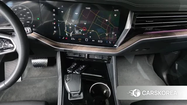 Volkswagen Touareg 3rd generation 2024 Серебряный из Кореи, фото 6