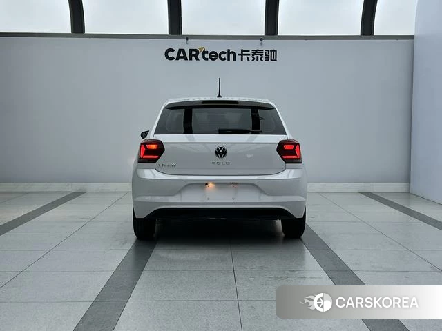 Volkswagen Polo 2022 Белый из Китая, фото 6