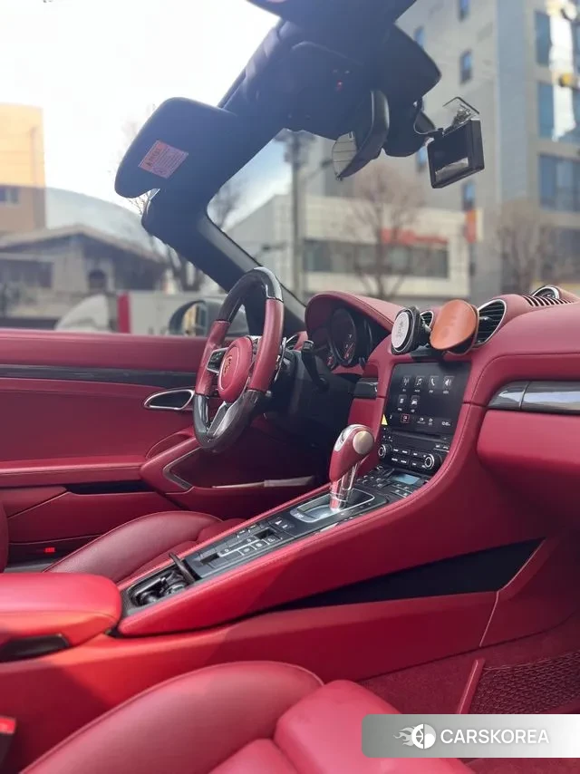 Porsche 718 Boxster 2019 Серебристо-серый из Кореи, фото 6