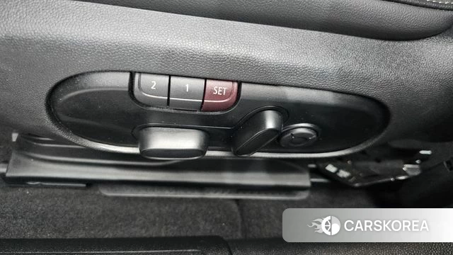 Mini Cooper Clubman 2021 Жемчужный цвет из Кореи, фото 6