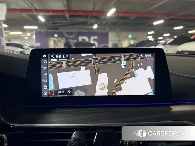 BMW 5 Series (G30) 2018 Белый из Кореи, фото 6