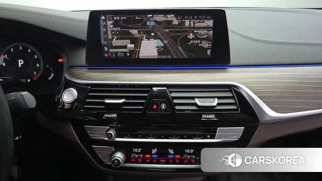 BMW 5 Series (G30) 2019 Белый из Кореи, фото 6