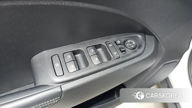 Hyundai Venue 2024 Белый из Кореи, фото 6