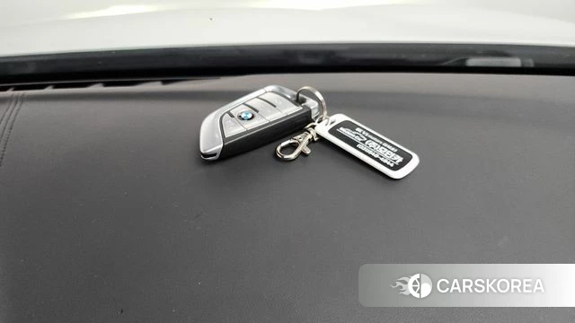 BMW 5 Series (G30) 2020 Белый из Кореи, фото 6
