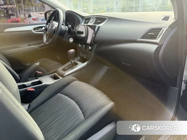 Nissan Xuan Yi 2023 Темно-серый из Китая, фото 6