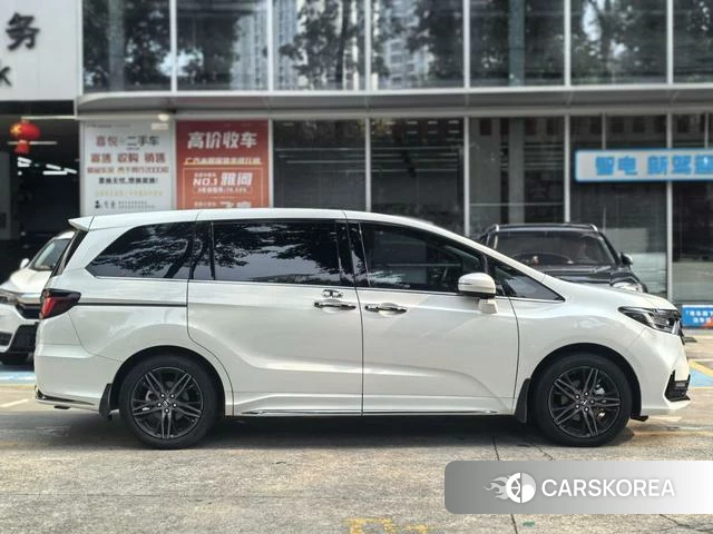 Honda Odyssey 2023 Белый из Китая, фото 6