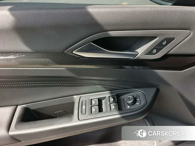 Volkswagen Golf 2023 Темно-серый из Китая, фото 6