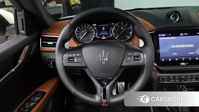 Maserati Ghibli 2022 Белый из Кореи, фото 6