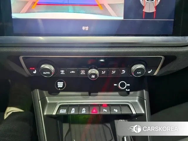 Audi Q3 (F3) 2022 Белый из Кореи, фото 6