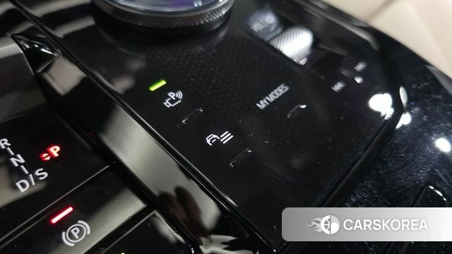 BMW 5 Series (G60) 2025 Белый из Кореи, фото 6