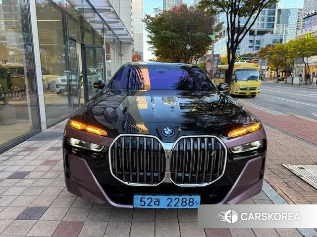 BMW i7 (G70) id 3304908 из Кореи 6