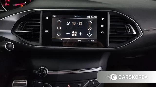 Peugeot 308 second generation 2019 Белый из Кореи, фото 6