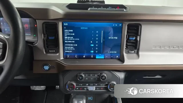 Ford Bronco 6th Generation 2023 Небесно-голубой из Кореи, фото 6