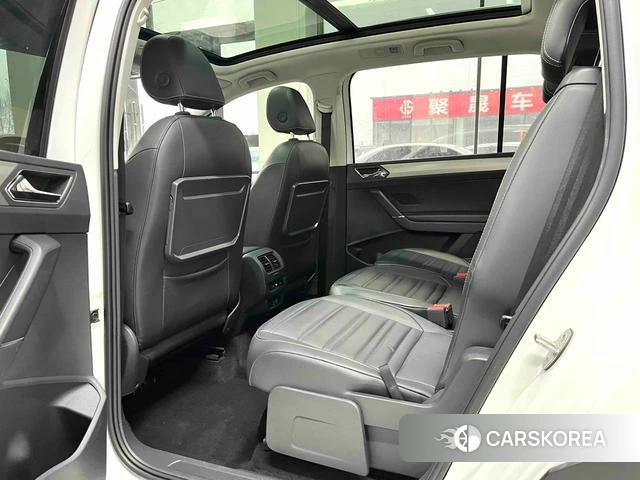 Volkswagen Touran L 2022 Белый из Китая, фото 6