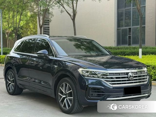 Volkswagen Touareg 2024 Черный из Китая, фото 6