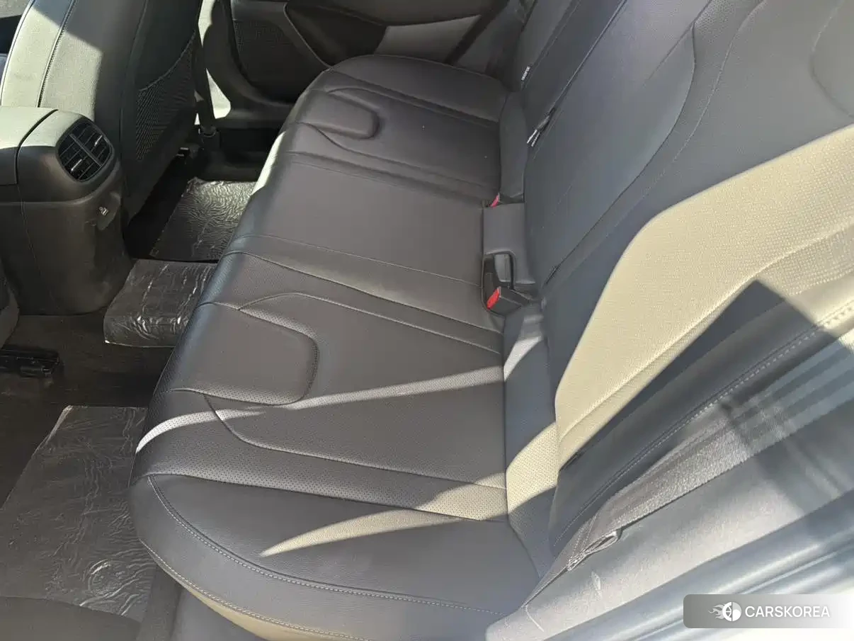 Hyundai Elantra 2023 Белый из Китая, фото 6